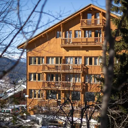 Le Chamois D'or, Ussim 3*